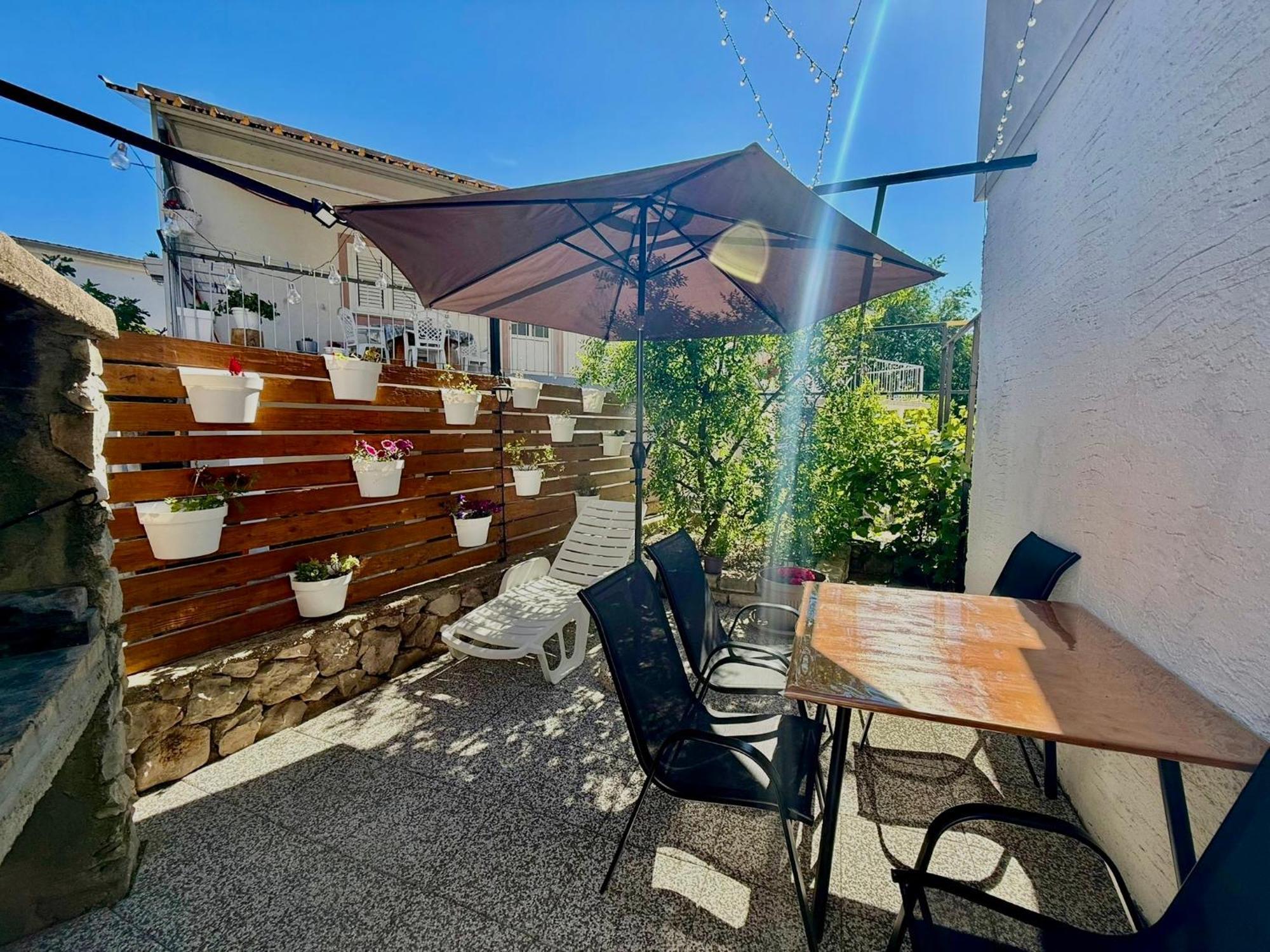 Raslina Apartment Bujas מראה חיצוני תמונה