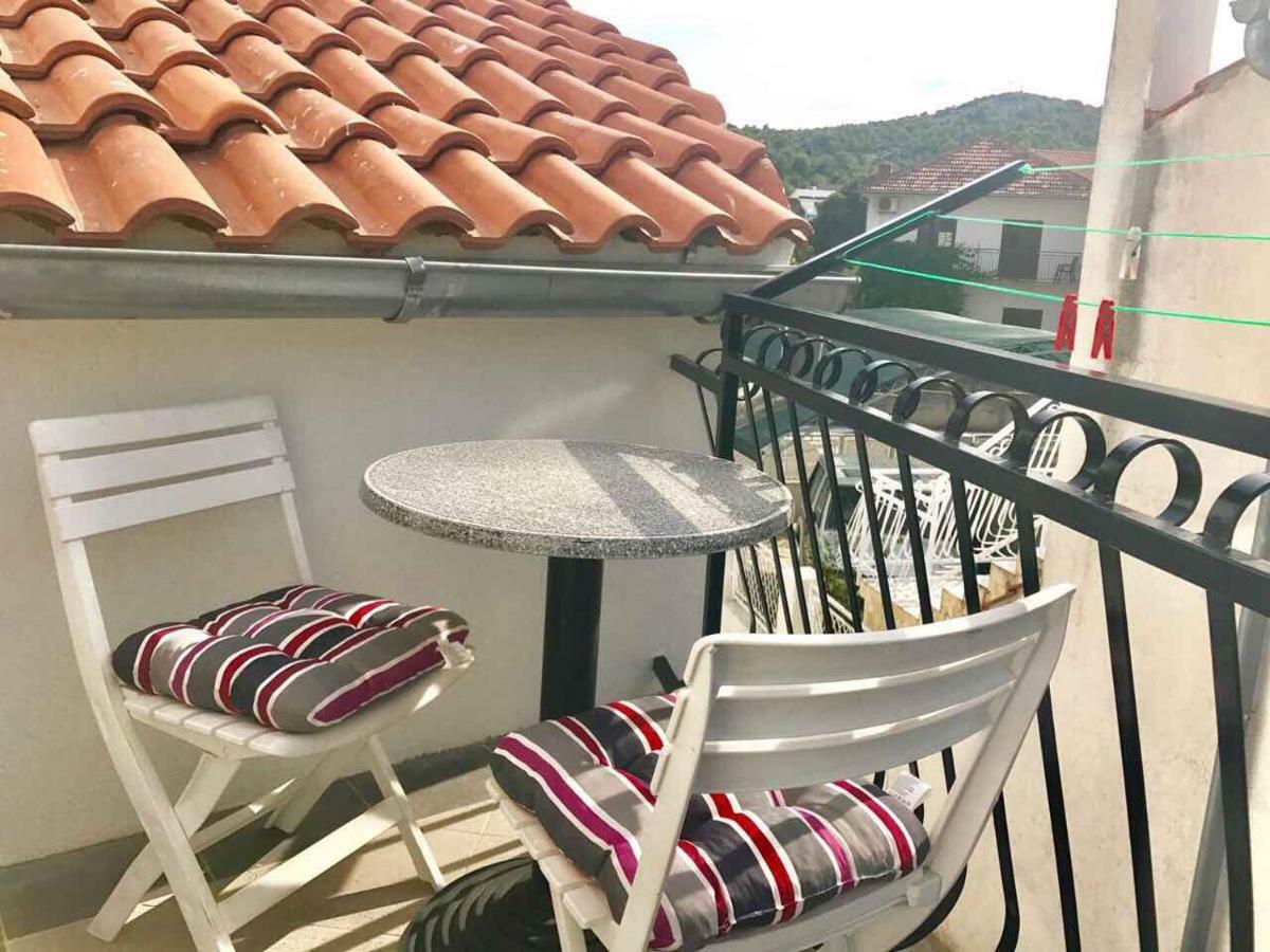 Raslina Apartment Bujas מראה חיצוני תמונה