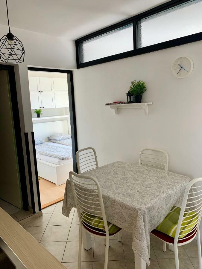 Raslina Apartment Bujas מראה חיצוני תמונה